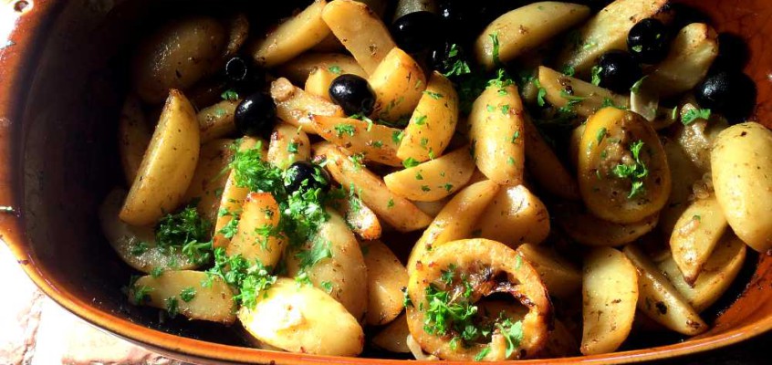 Patates fournou: Ovnsbakte poteter på gresk vis