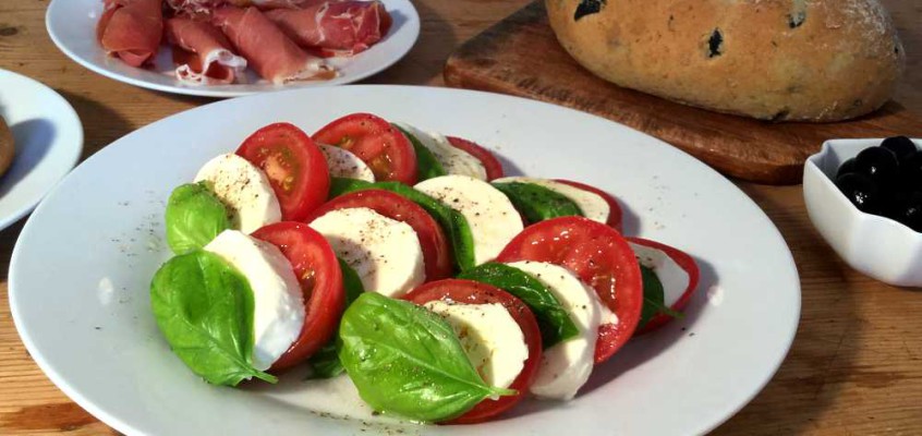 Insalata caprese: Italiensk “nasjonalsalat” med mozzarella