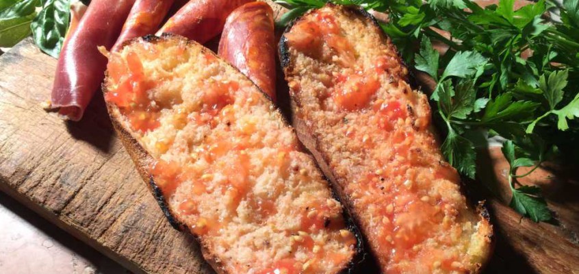 Pa amb tomàquet: Katalansk toast med olje og tomat