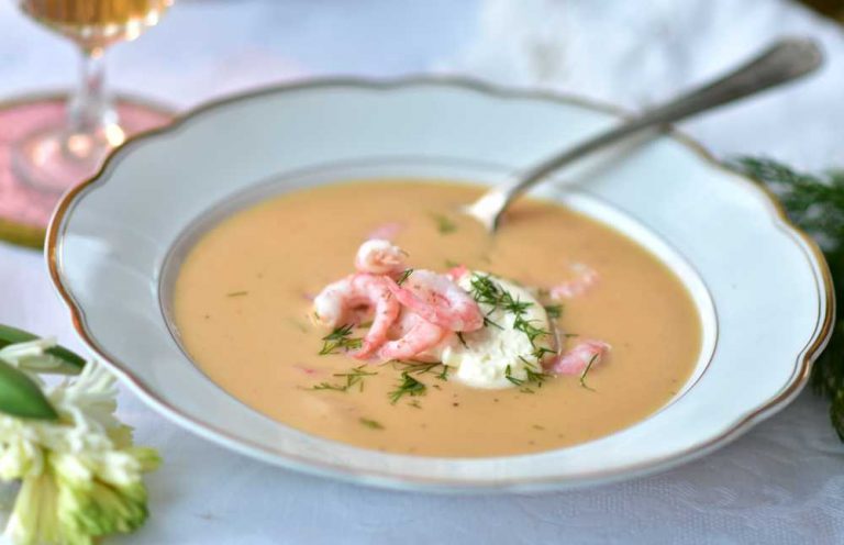 Büsumer Krabbensuppe: Nordtysk rekesuppe med konjakk og dill – Verdensmat